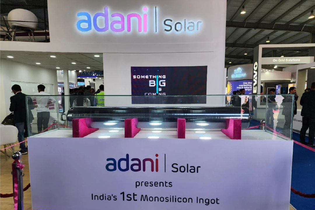 Büyük Haber: Hindistan Enerji Devi Adani, SCEC Fırınından İlk Silikon Çubuğunu Çıkardı