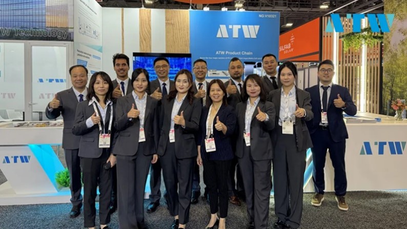 Akıllı PV ve Enerji Depolama Üretiminin Geleceğini Keşfetmek - Autowell, Las Vegas'ta Düzenlenen RE+ 2025 Fuarı'nda Parladı